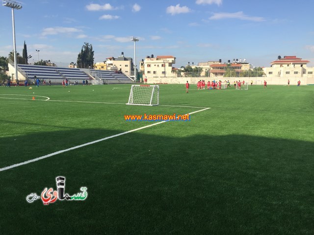 فيديو: خطوة اخرى للمصادقة على الملعب الشرقي .. تركيب الالواح الواقية من الاسفنج على جدران الملعب